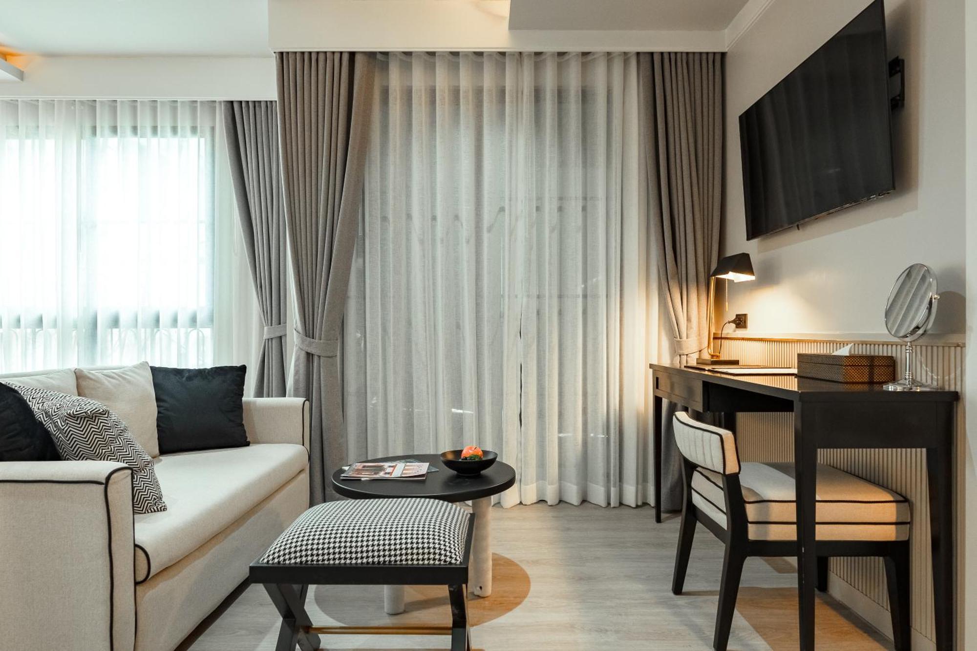 Chateau Du Village Patong Екстериор снимка