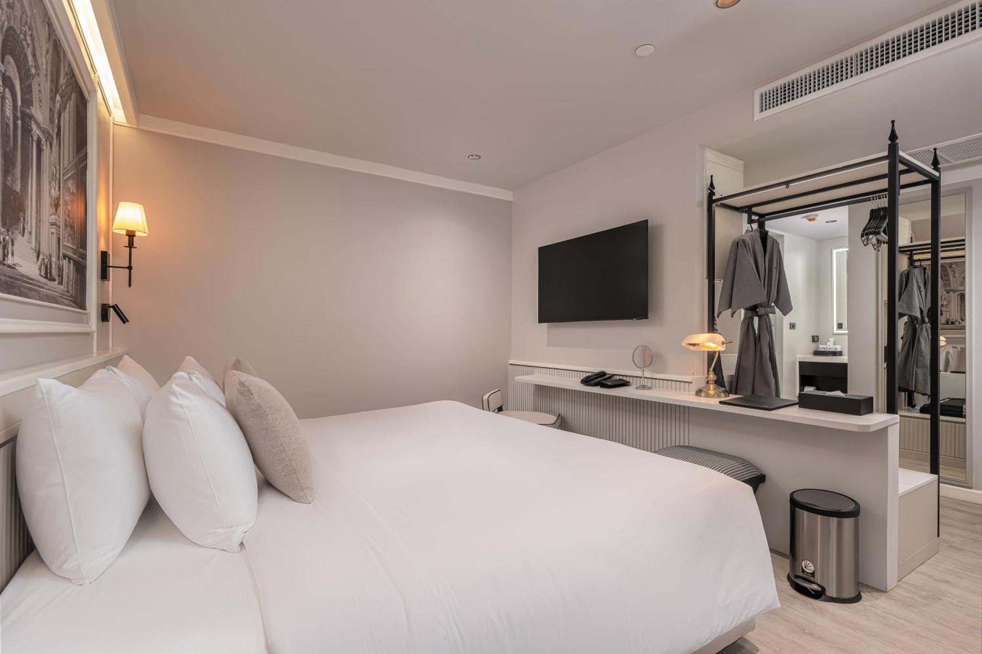 Chateau Du Village Patong Екстериор снимка