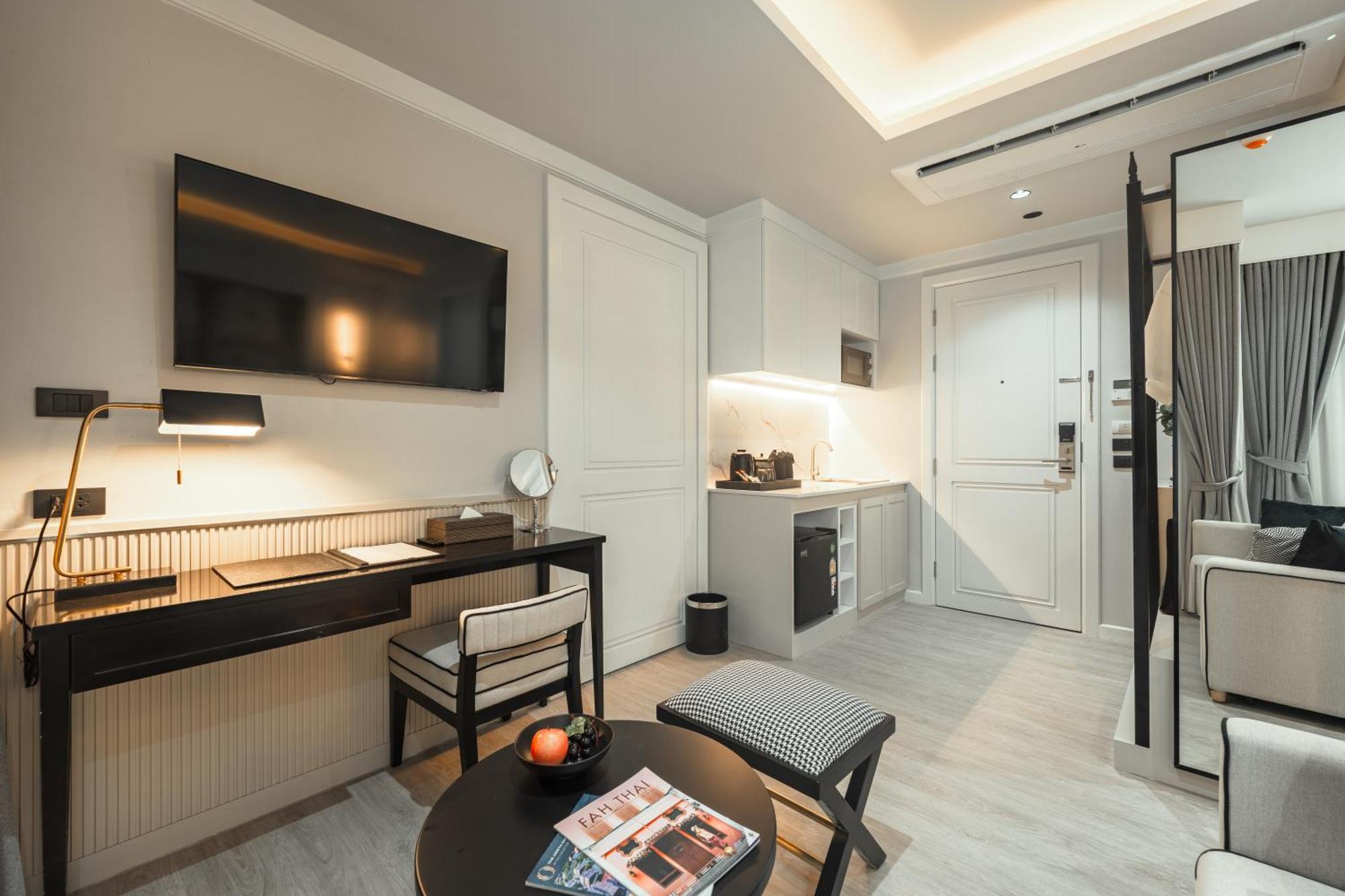 Chateau Du Village Patong Екстериор снимка